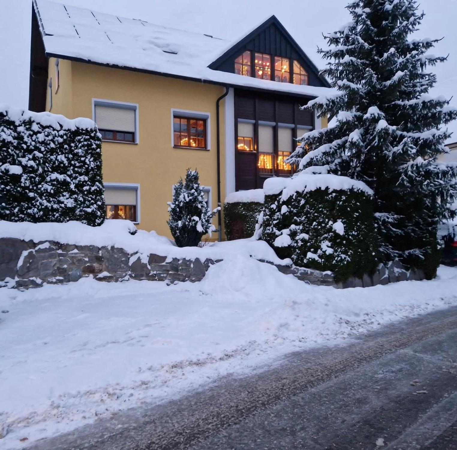 Ferienwohnung Heike Strobel Schwarzenberg/Erzgebirge Exterior foto